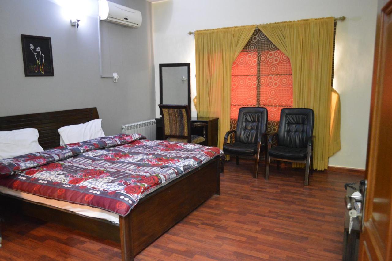 Royal Manor F-10 Bed and Breakfast Islamabad Eksteriør billede
